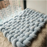 tapis jeu coton blanc rose motif géométrique moderne doux bébé