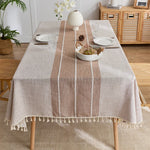 nappe rustique rectangle polyester moderne beige rayures tissage fin assiettes blancs couverts métalliques décoration