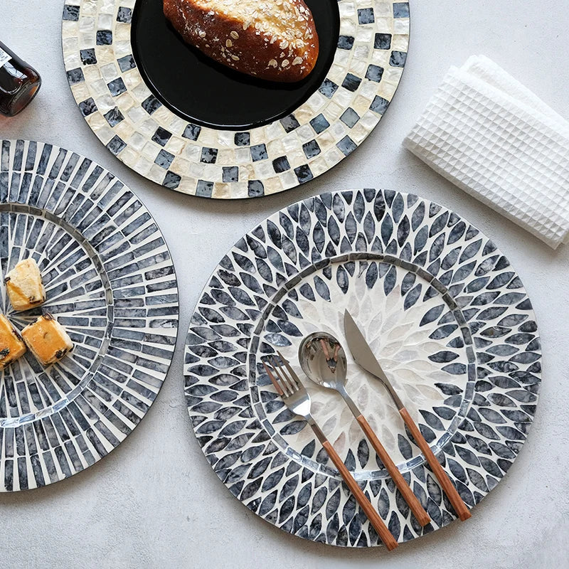 assiettes mosaïque coquillages noir blanc gris moderne artisanal exposant décoration maison