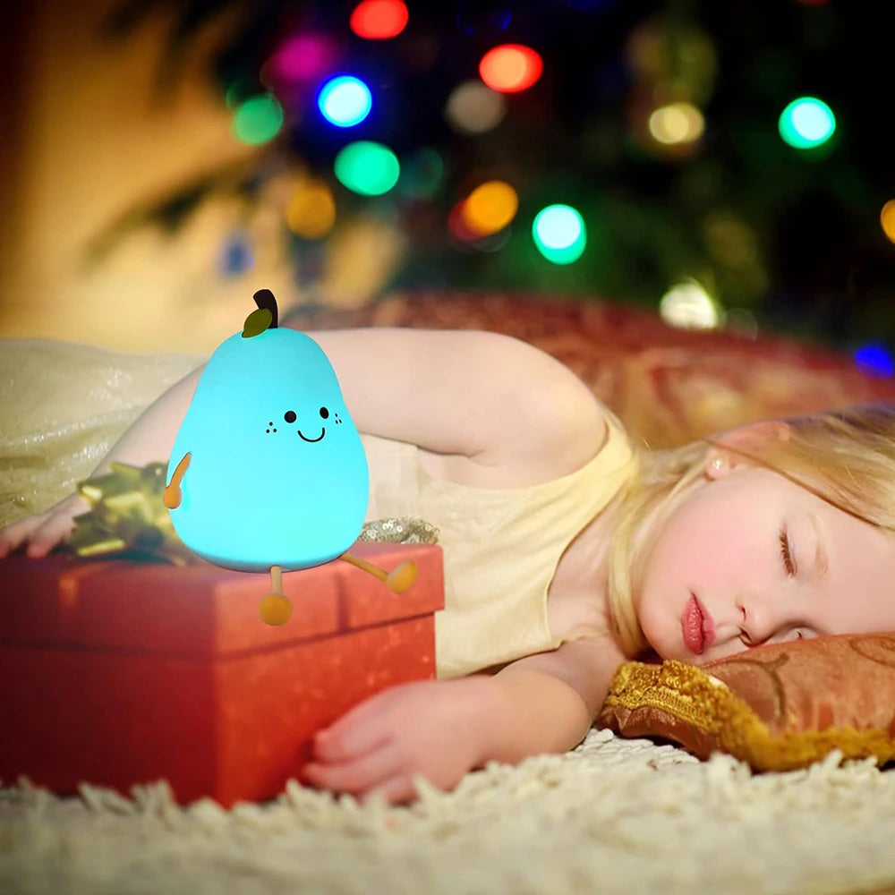 Veilleuse fruitée dans une chambre d'enfant comme décoration