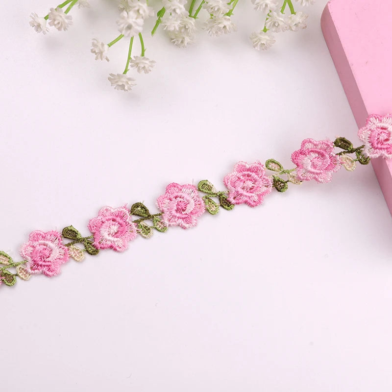 ruban décoratif brodé fleurs rose violet jaune vert polyester largeur cm fleurs brodées opaquet