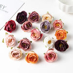 décoration intérieure fleurs artificielles roses délicates variées couleurs réaliste maison chambre table événements