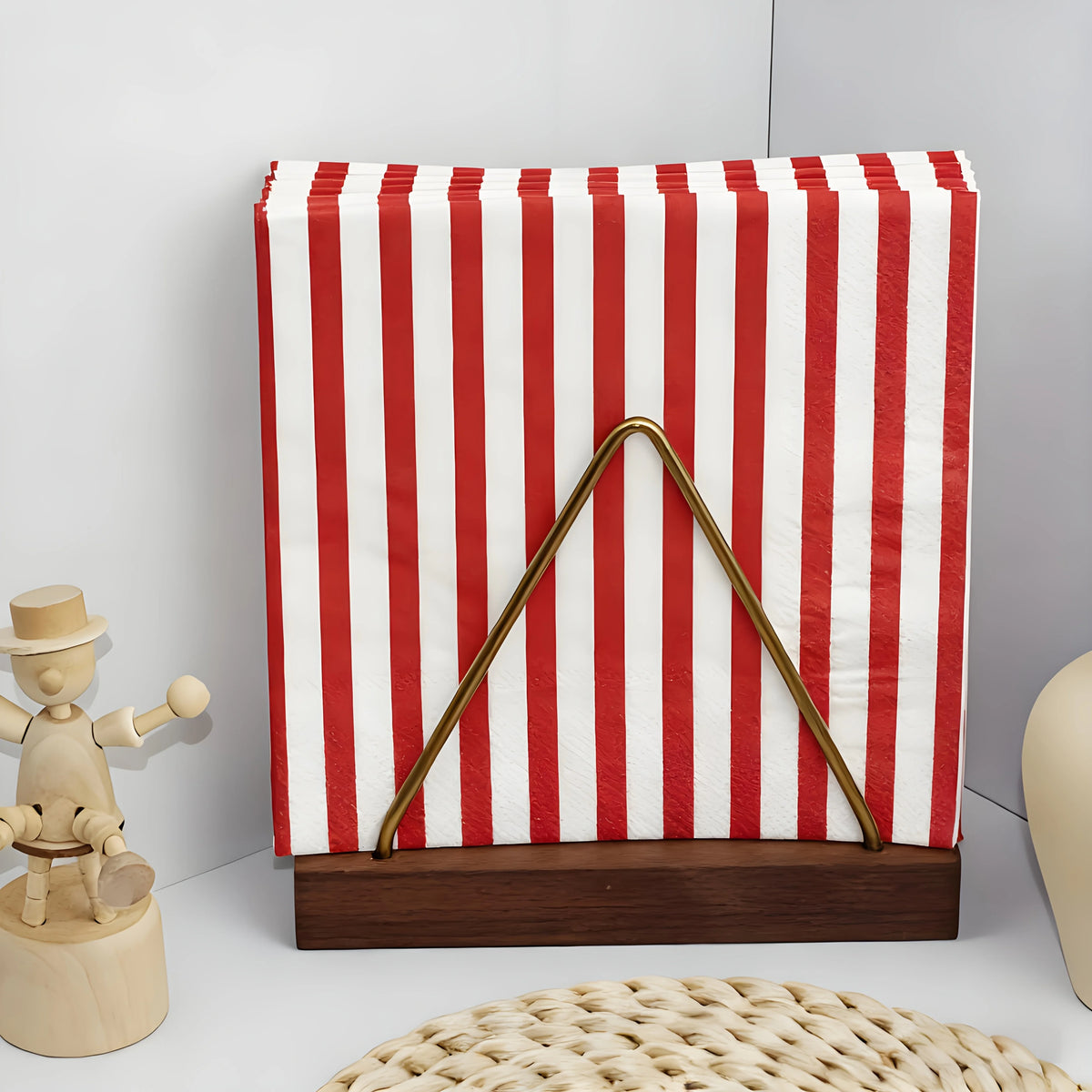 serviettes papier rayures rouges festives dimensions 33x13cm classique usage maison restaurantpaquelettes 20 40 60