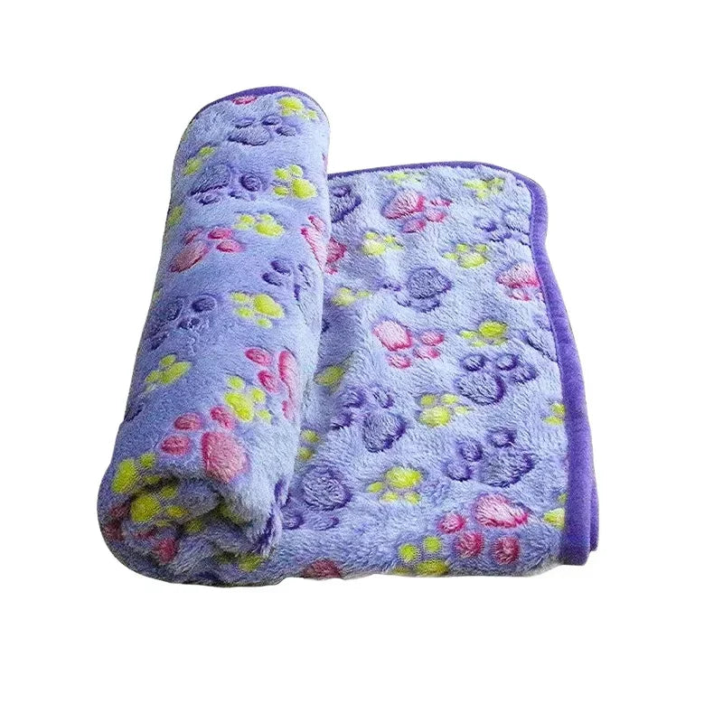 couverture douce animaux compagnie imprimée pattes blanc rose beige bleu gris