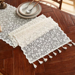 nappe table dentelle florale transparente noir blanche beige décoration champêtre vintage assises dîner réception