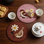 tapis protection tasses rose marron oiseaux fleurs brodés traditionnel artisanal coton polyester