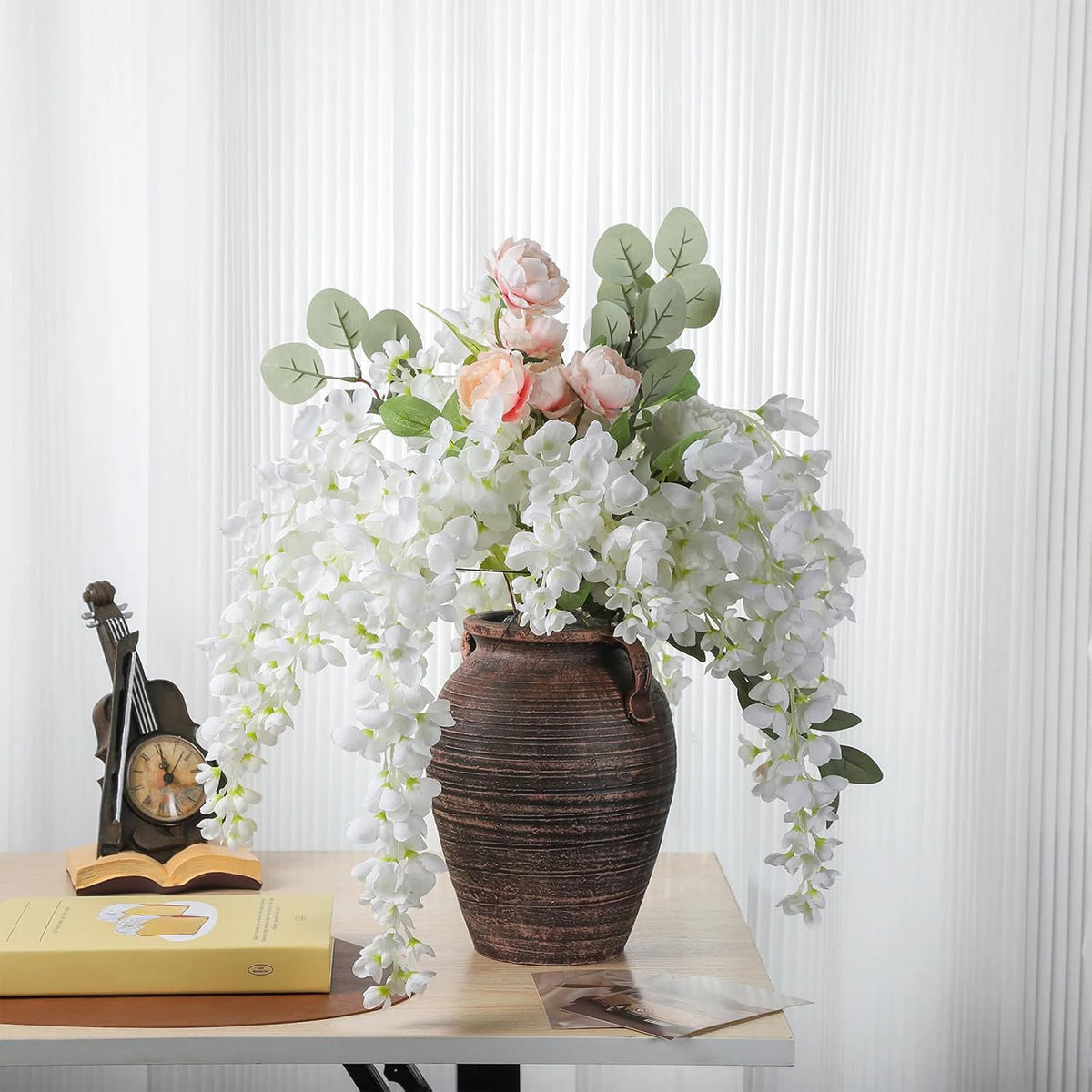 guirlande fleurs artificielles violettes blanches modernes decoration maison exterieur mariage anniversaire baby shower