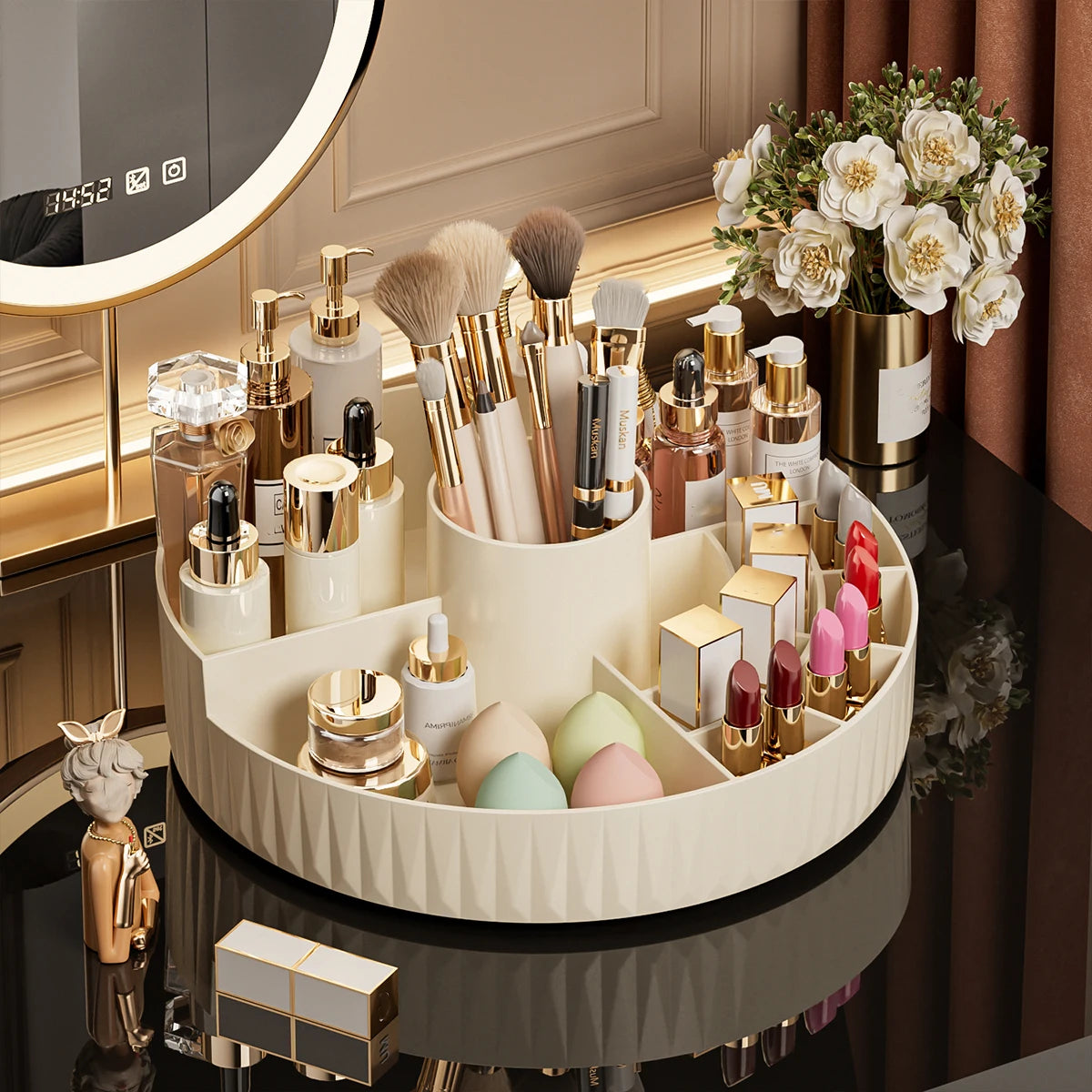 organisateur maquillage rotatif blanc rose élégant moderne rayures compartments pinceaux palette crèmes brosse