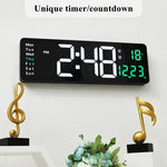 Horloge murale grise sur un mur de bureau design