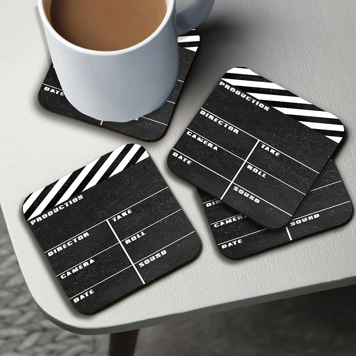 coasters bois noirs blancs motif rayures diagonales textes minimalistes modernes piècesDecorationCuisineMaison
