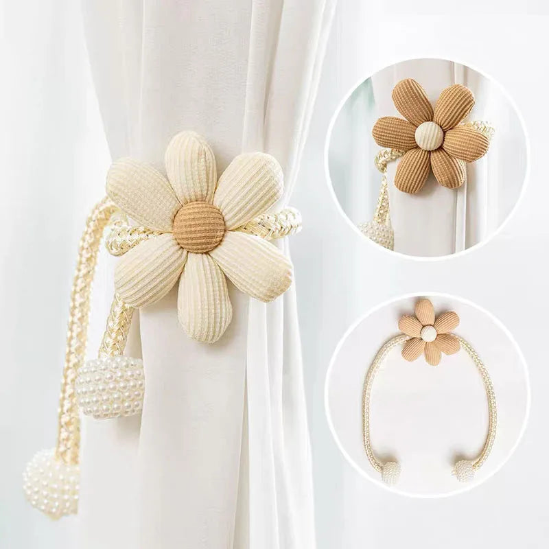 accessoires rideaux bohèmes fleurs relief corde tressée pompons beige clair marronclair chambre salon decoration