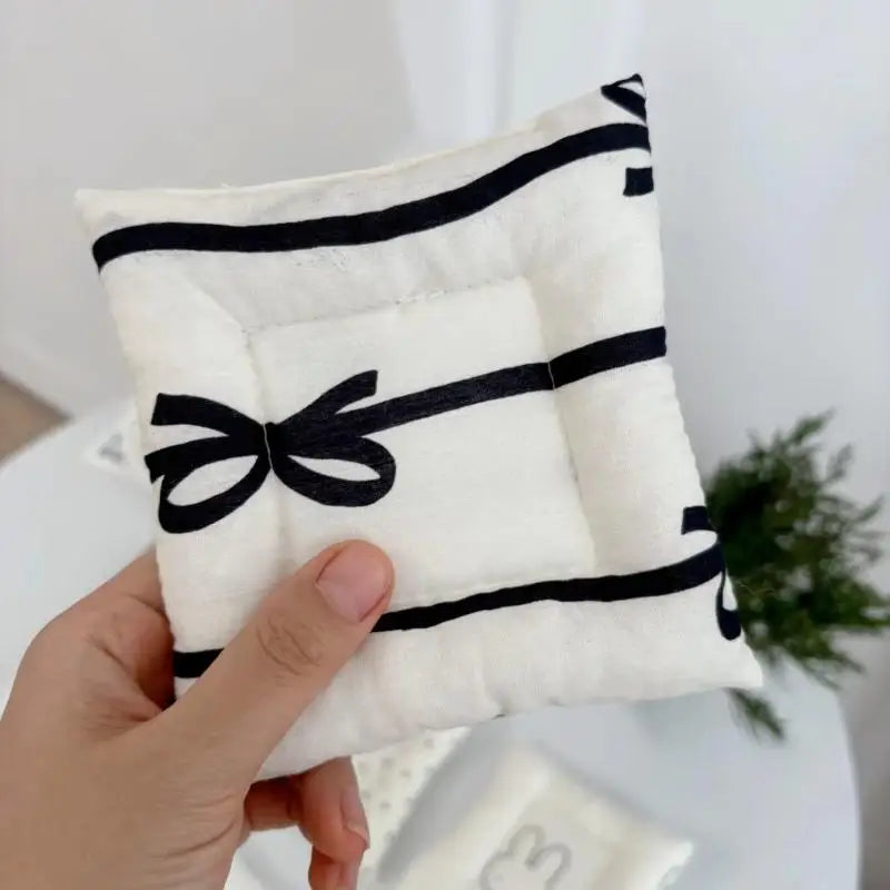 coussin protection blanc noir points noeuds chic moderne