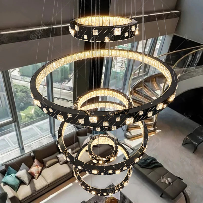 chandelier suspendu moderne plusieurs niveaux anneaux cristal transparents noir doré