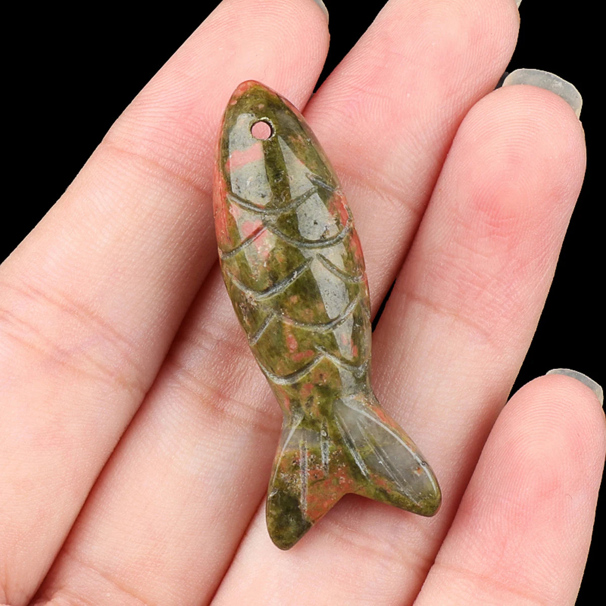 pendants poissons pierres violet orange noir vert rouge marron artisanal feng shui