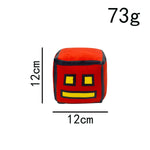 peluche cube dessin animé visage sourire couleur rouge jaune vert rose bleu noir