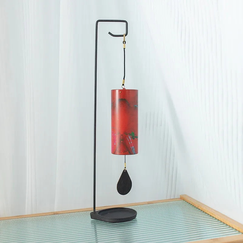 supports cloches vent bois naturel rouge motifs modernes minimalistes cloches