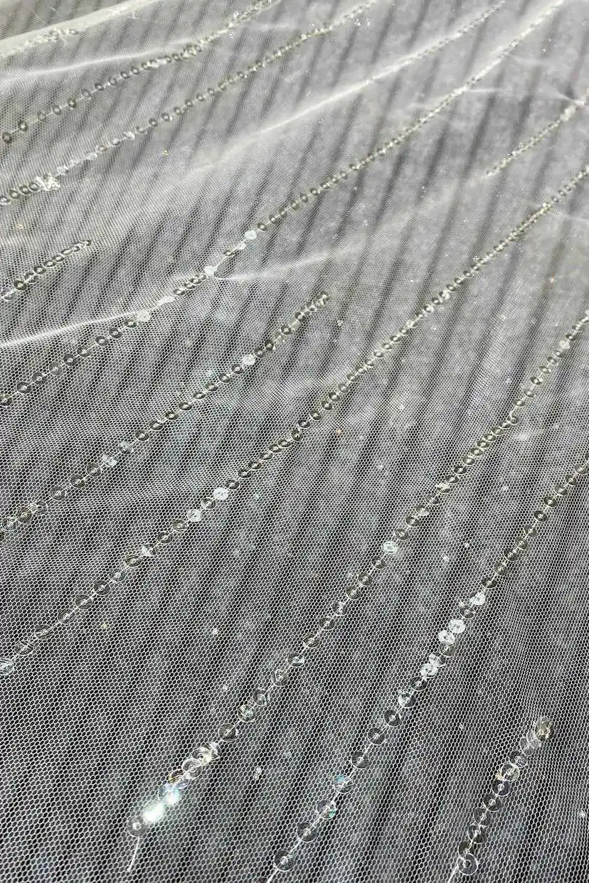 voile mariée blanc broderie strass bord coupé classique élégant dentelle paillettes translucide longueur personnalisable
