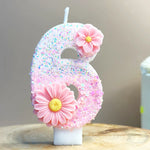 bougies numéraires forme chiffres paillettes fleurs roses centrer jaune decoration anniversaire maison festive