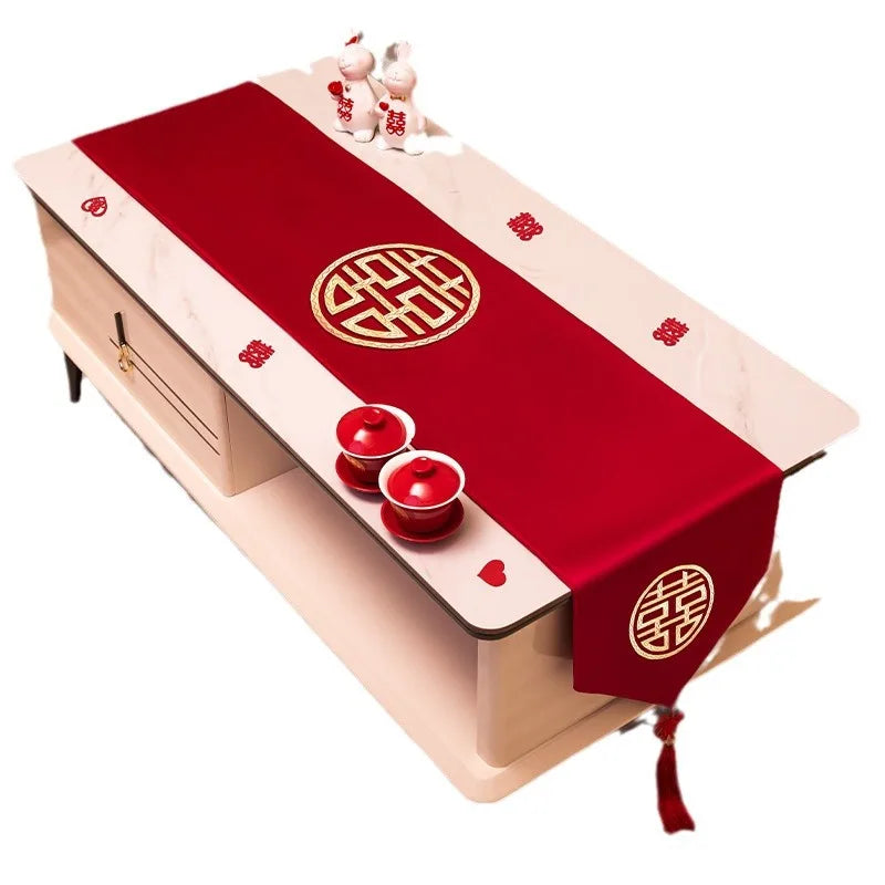 table table rouge motif double bonheur mariage chinois décoration festive franges textiles traditionnels asiatiques