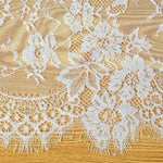 chimene table dentelle florale noire blanche transparente française deco mariage festive