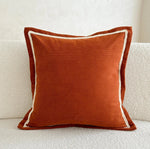 housse coussin décoratif carré couleur marron doré orange texture veloutée bord festonné scandinave minimaliste