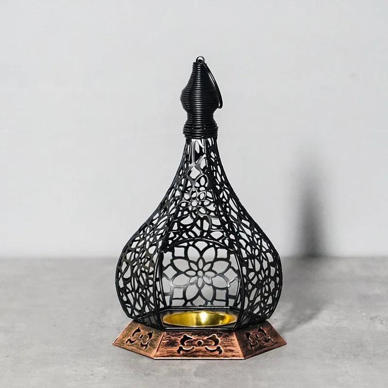 lanterne artisanale dorée ornements géométriques bougie suspendue traditionnelle noël anniversaire