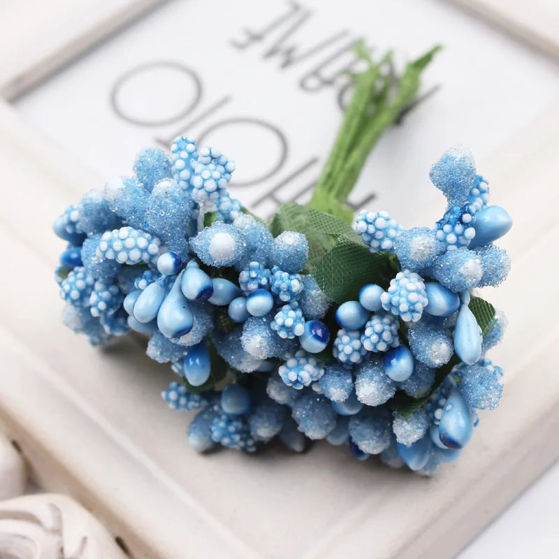 décoration intérieure bouquets artificiels fleurs boutons modernes variées feuilles vertes