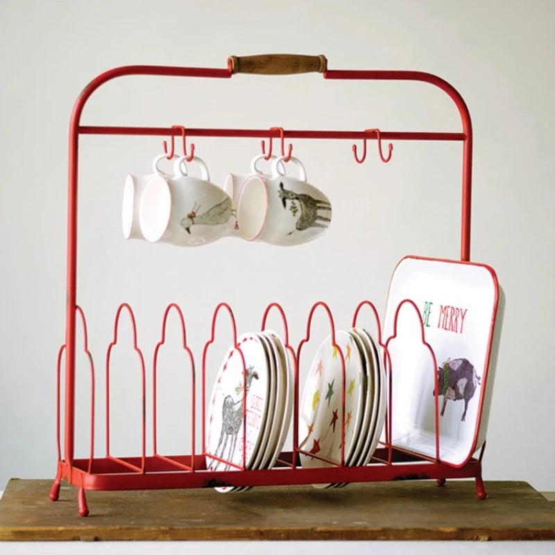 porte assiettes tasses métal rouge vintage rustique crochets assiettes décorées motifs floraux