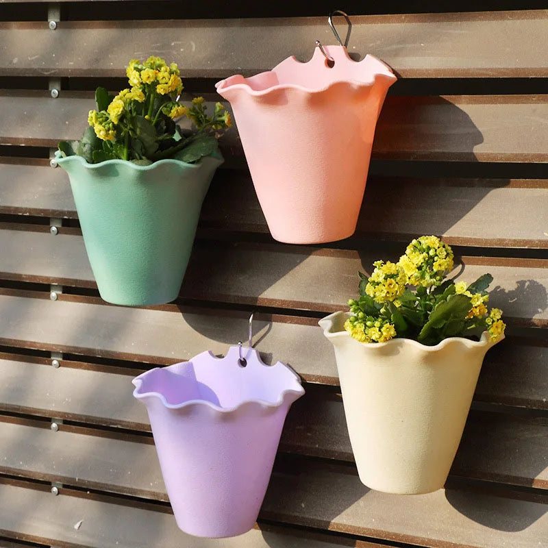 cache pot moderne fleurs artificielles texture cuir vert pastel rose orangé bleu crochets métalliquesintérieurextérieurdecoratifplastiquebeige
