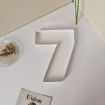 numéros carton blanc moderne anniversaire fête révélation sexe baptême minimaliste remplissables occassionnels évènements