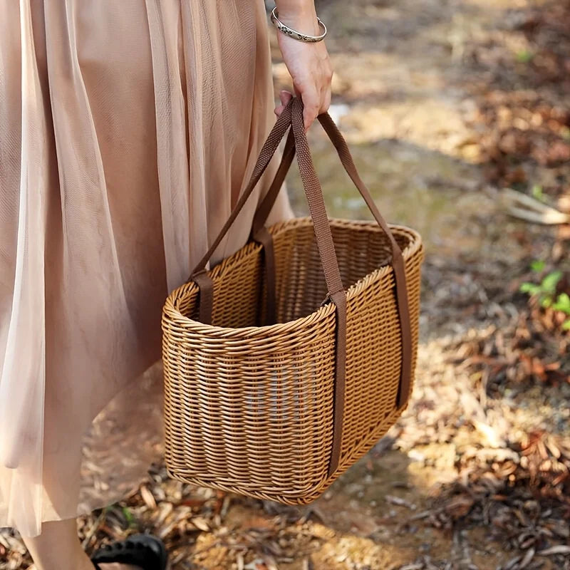 panier osier tressé marron clair poignées cuir traditionnel réutilisable rangement transport durable naturel simple