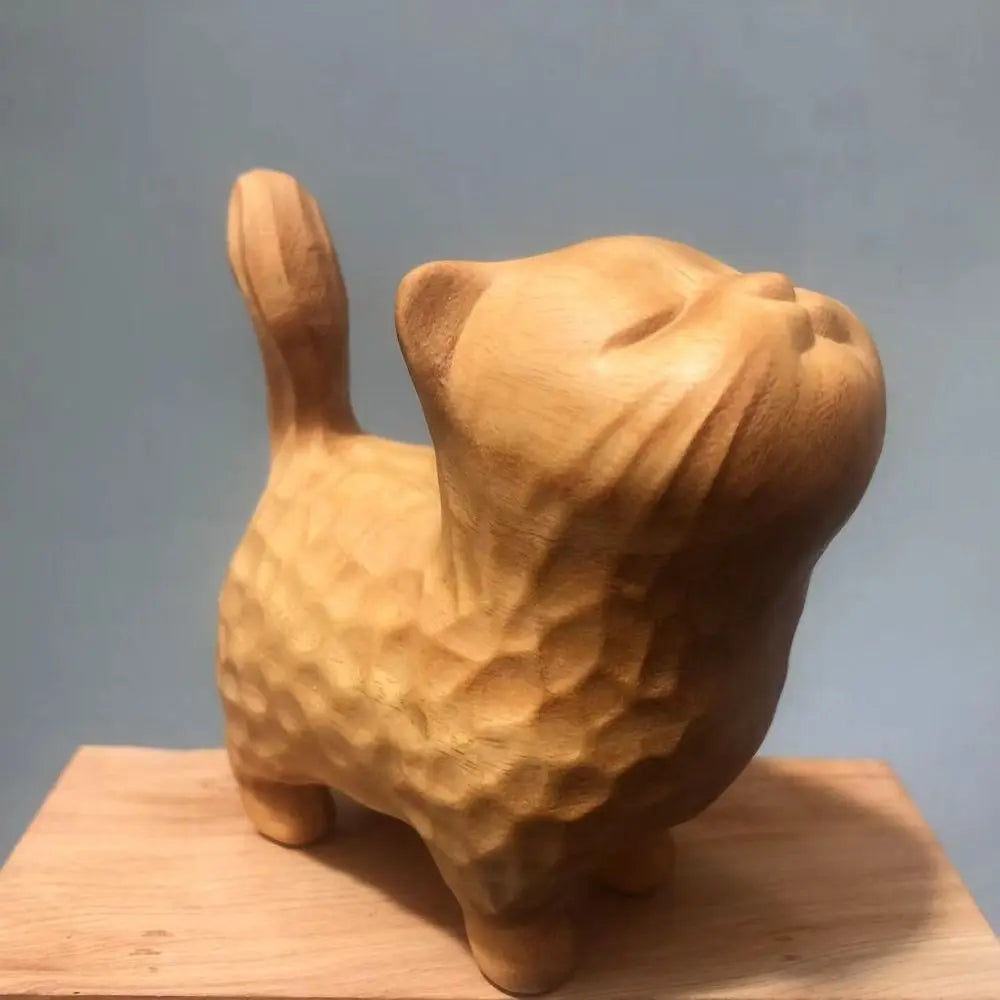 statue chien bois sculpté main marron clair texture peau artisanale modernescrição courte