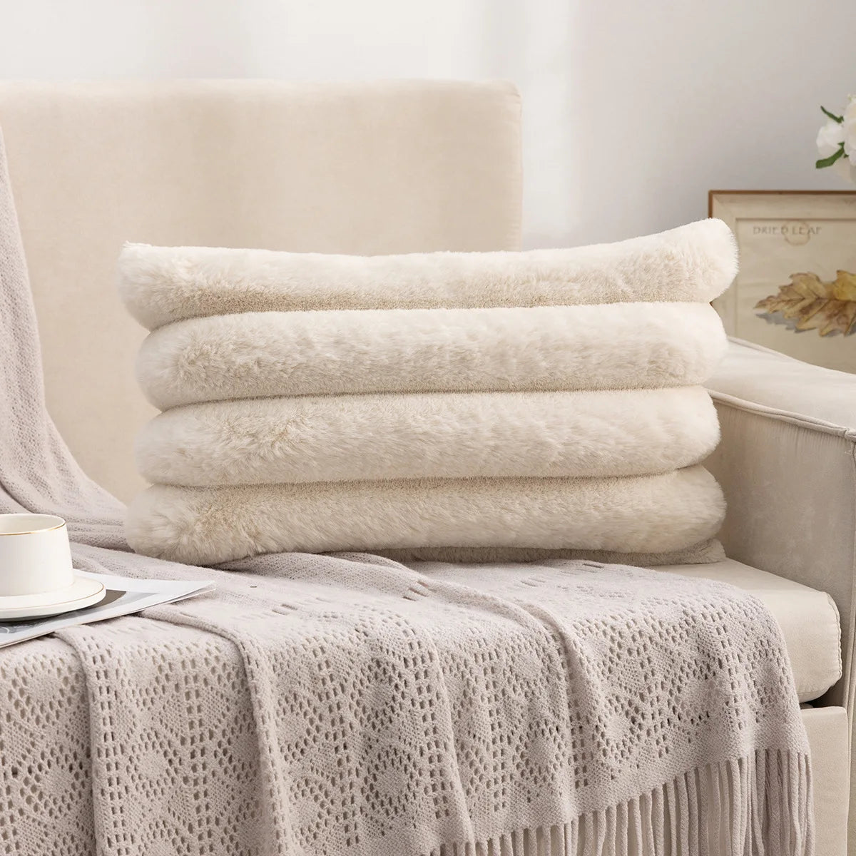 coussin peluche rayures horizontales moderne beige fixé lit décoration voiture