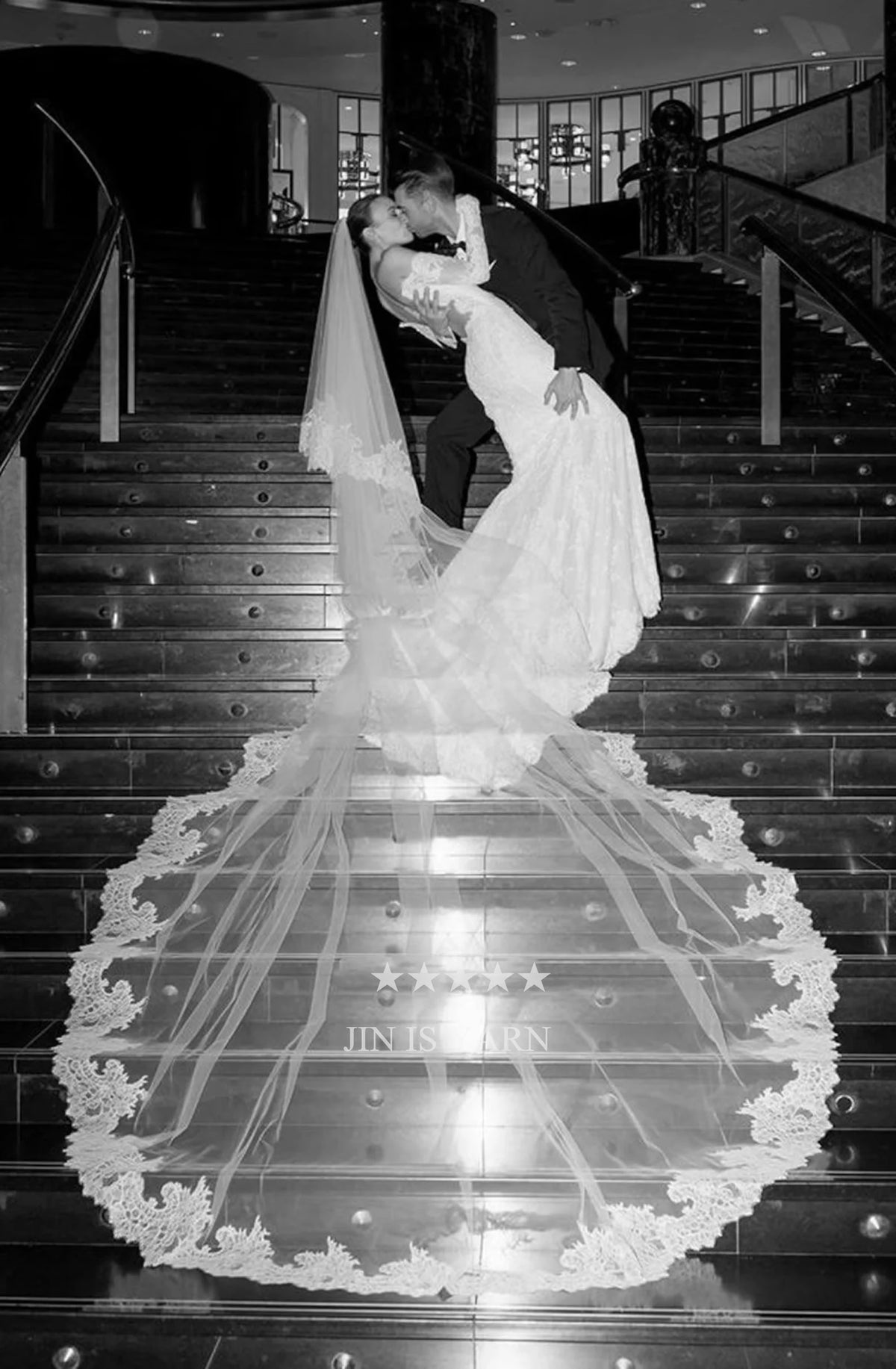 voile mariée longue dentelle chantilly tulle blanc ivoire cathédrale élégant bordure fleurs