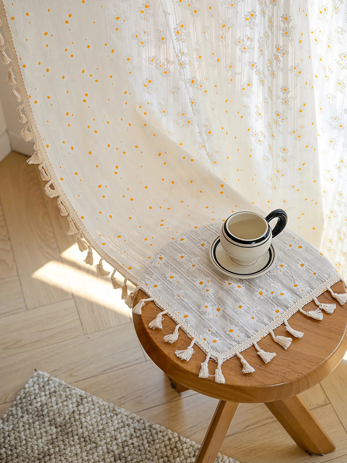 rideau boho chic fleurs blanc jaune translucide tassel coton vertical fenêtre