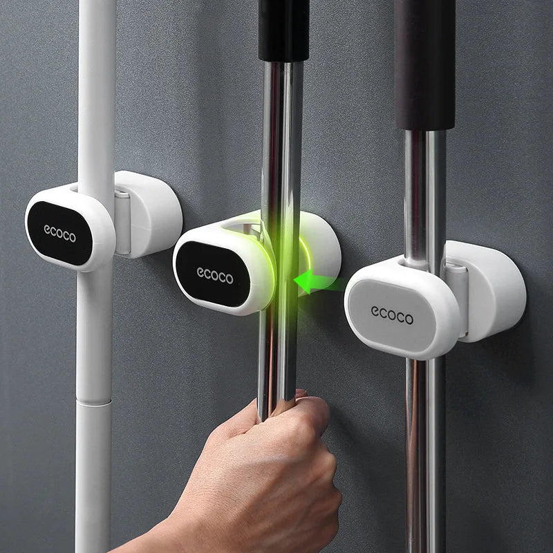 porte balais adhésif mural blanc moderne support mop rangement salle bain minimaliste respectueux environnement