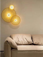 Détail du rotin tressé de l'applique murale rétro