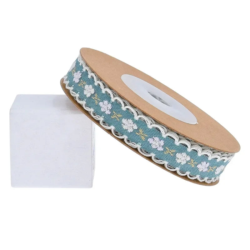 ruban décoratif fleuri vintage blanc noir bleu rose jaune simple complexe bordure dentelée polyester