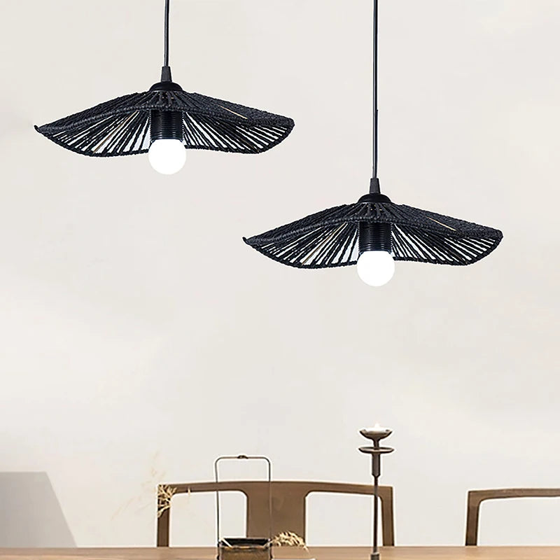suspension lumineuse moderne tissée noir beige ampoule câble artisanal opacité chambre salon