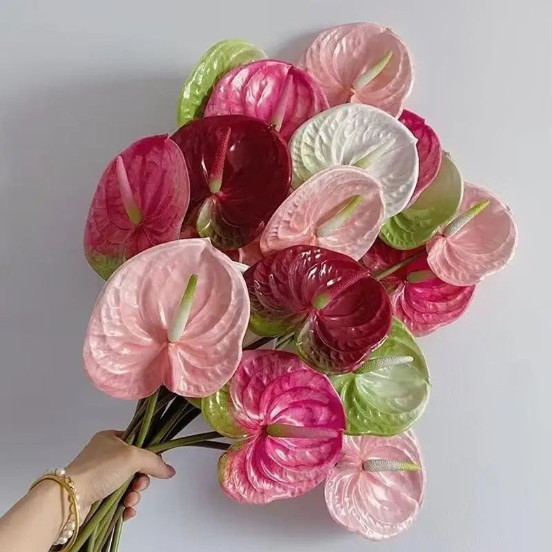 décoration intérieure fleurs artificielles rose verte blanches modernes minimalistes chambre fête