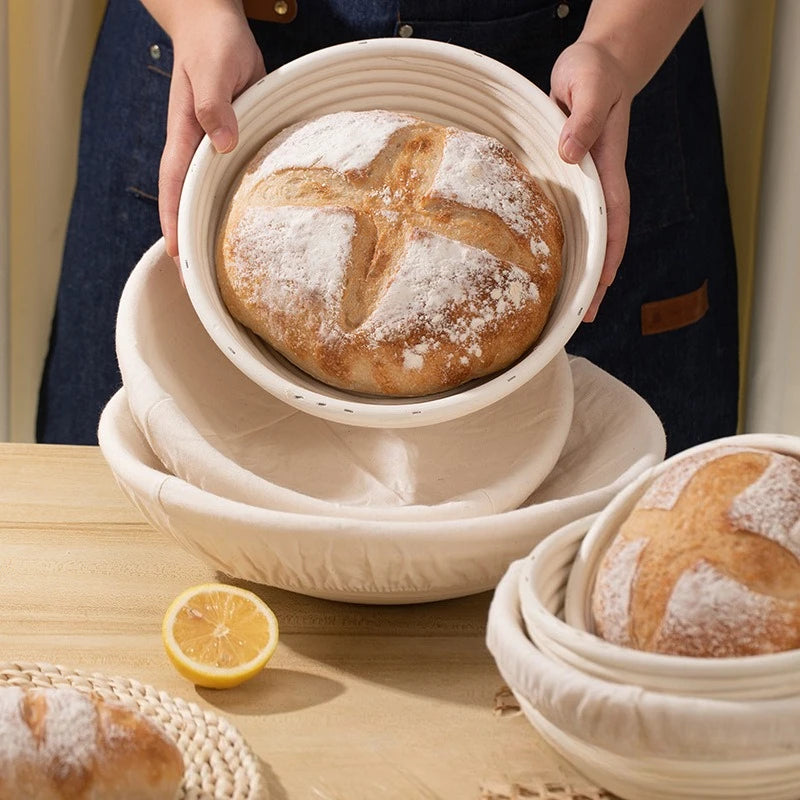 paniers pain rustique rayures horizontales beige clair fermentation pâte levée rotin naturel cuisson artisanale
