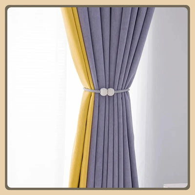 Rideau velours double face violet semi-ombrage dans un salon