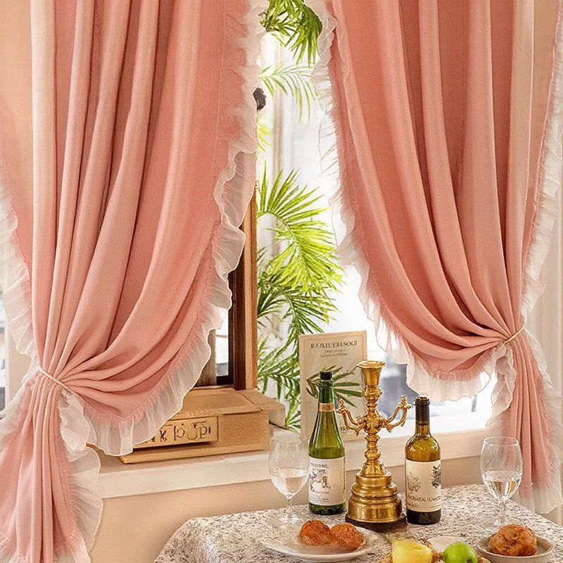 rideaux vintage rose clair bleu clair beige translucides ruches blanches maison