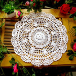 napperon crocheté floral blanc crème beige ajouré semi transparent décoratif vintage table rond