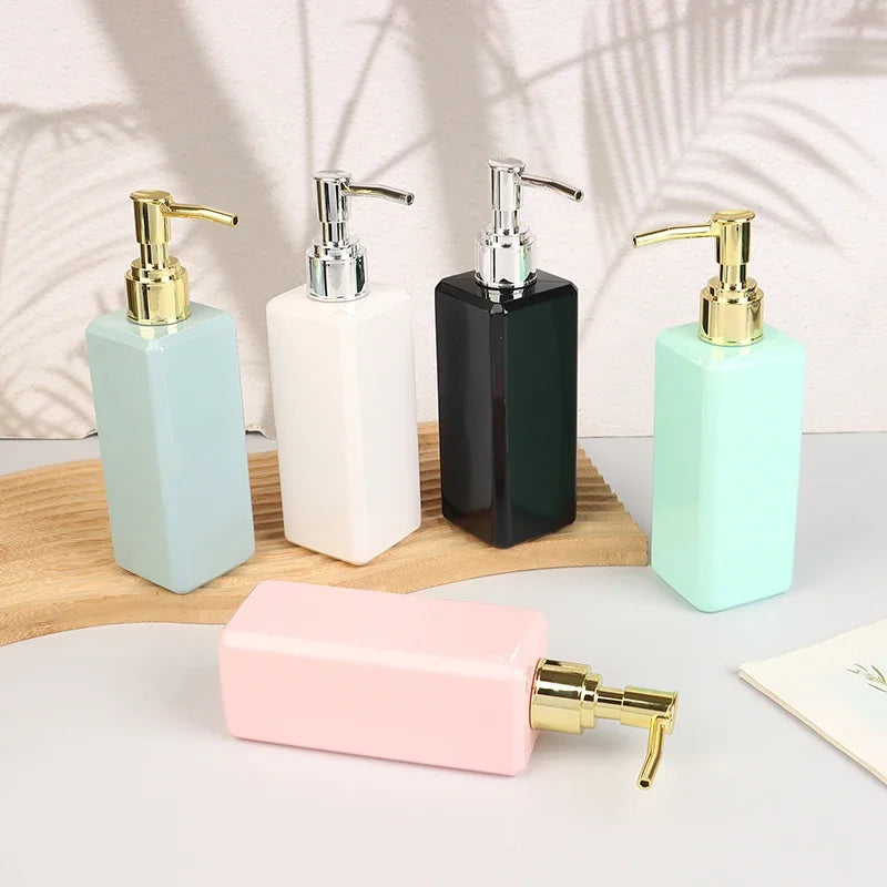 distributeur savon liquide bouteille rechargeable pompe contemporain rose clair vert pastel noir blanc mat