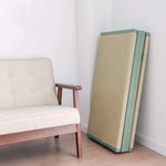 tapis pliable moderne rayures horizontales beige vert clair minimaliste
