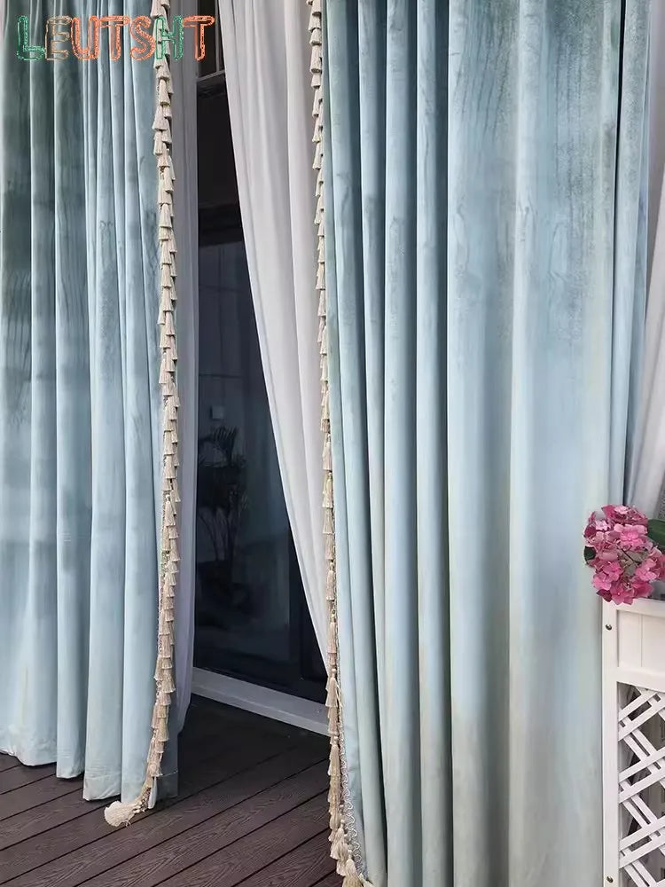rideau velours bleu clair classique franges beige maison