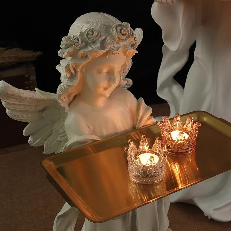 statues anges blanc plateau rangement bougies fleurs séchées décoratives intérieur couronnes roses sculptées
