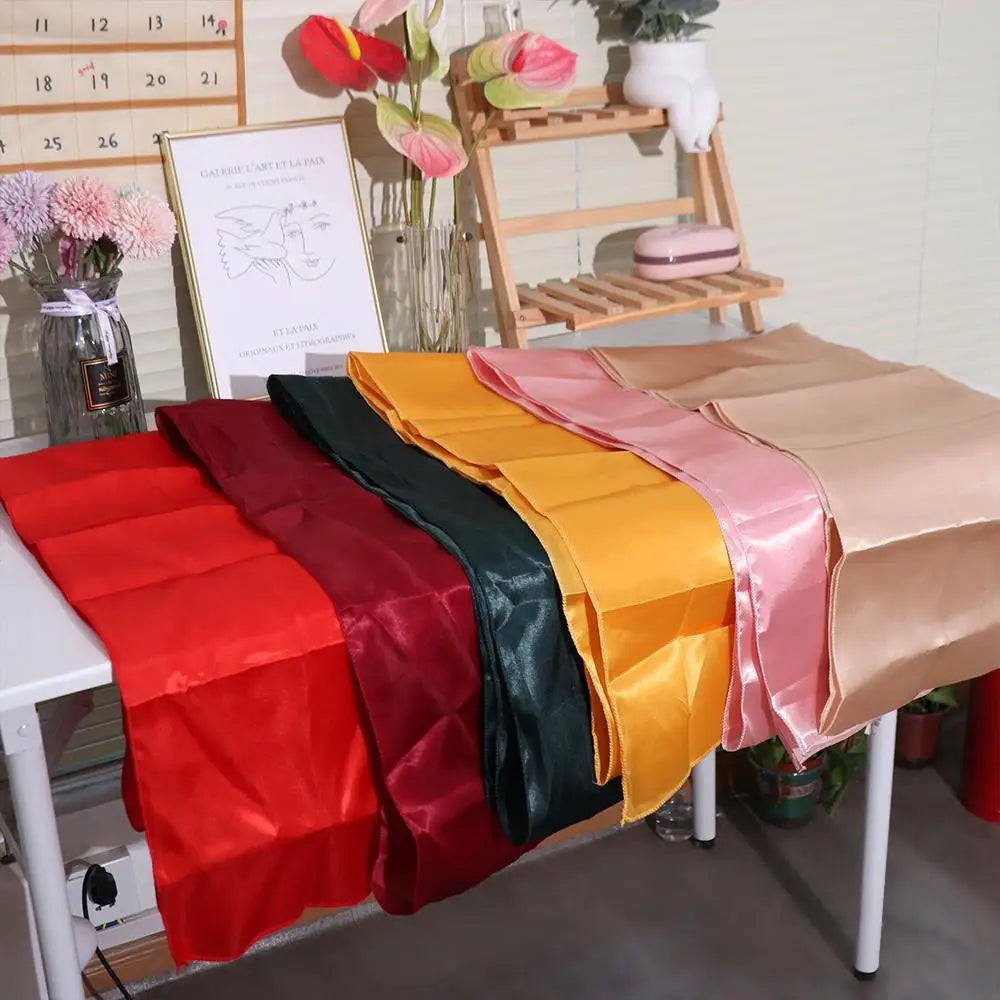 nappe table satin rouge vert foncé jaune rose beige brillante