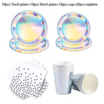 assiettes argent iridescentes gobelets serviettes nappe festive mariage anniversaire noel